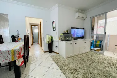 Apartamento &agrave; venda - 60m&sup2; - Meia Praia