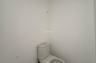 Apartamento &agrave; venda - 132m&sup2; - Meia Praia