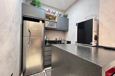 Sala Comercial &agrave; venda - 100m&sup2; - Meia Praia