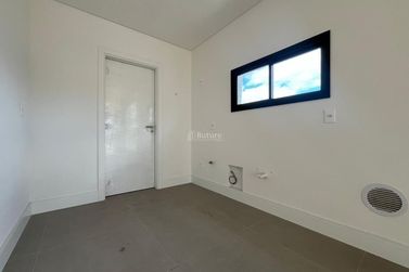 Apartamento &agrave; venda - 137m&sup2; - Meia Praia