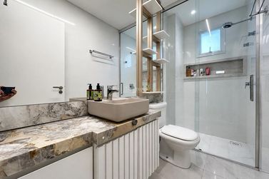 Apartamento &agrave; venda - 145m&sup2; - Meia Praia