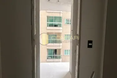 Apartamento &agrave; venda - 132m&sup2; - MEIA PRAIA