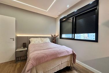 Apartamento &agrave; venda - 165m&sup2; - Meia Praia