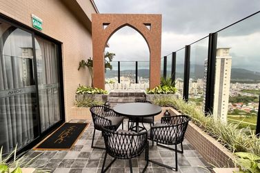 Apartamento &agrave; venda - 182m&sup2; - Meia Praia