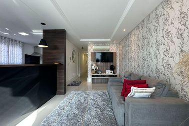 Apartamento &agrave; venda - 134m&sup2; - Meia Praia