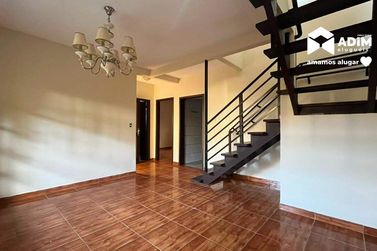 Casa para alugar - 319m&sup2; - Centro