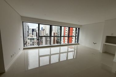 Apartamento &agrave; venda - 165m&sup2; - Centro