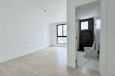 Apartamento &agrave; venda - 206m&sup2; - Meia Praia
