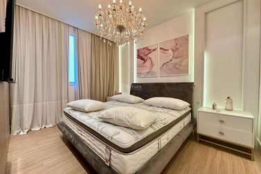 Apartamento &agrave; venda - 190m&sup2; - Meia Praia