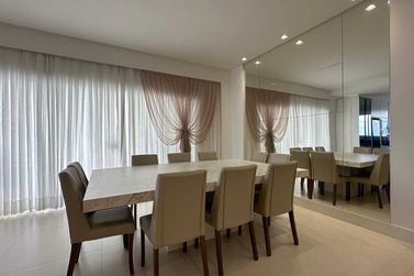 Apartamento &agrave; venda - 151m&sup2; - Meia Praia