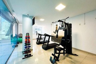 Apartamento &agrave; venda - 213m&sup2; - Meia Praia