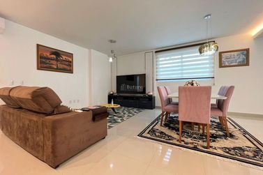 Apartamento &agrave; venda - 150m&sup2; - Meia Praia