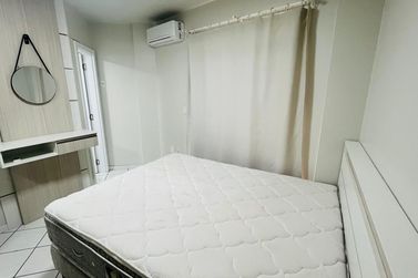 Apartamento &agrave; venda - 130m&sup2; - Meia Praia