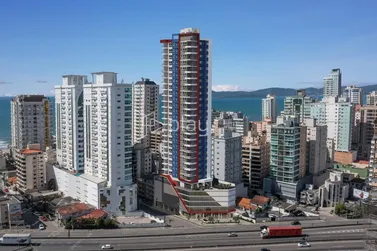 Apartamento &agrave; venda - 130m&sup2; - Meia Praia