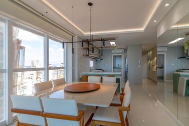 Apartamento &agrave; venda - 148m&sup2; - Meia Praia