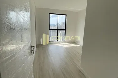 Apartamento &agrave; venda - 133m&sup2; - meia praia