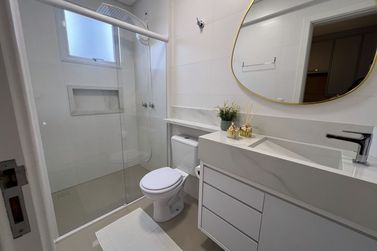 Apartamento &agrave; venda - 135m&sup2; - Meia Praia