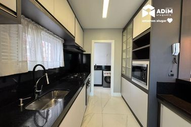 Apartamento para alugar - 132m&sup2; - Meia Praia