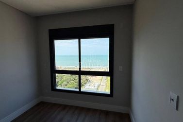 Apartamento &agrave; venda - 140m&sup2; - Meia Praia