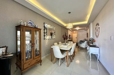 Apartamento &agrave; venda - 122m&sup2; - Meia Praia