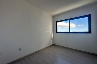 Apartamento &agrave; venda - 95m&sup2; - Meia Praia