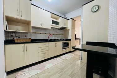 Apartamento &agrave; venda - 110m&sup2; - Meia Praia