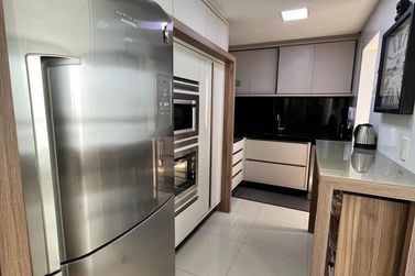 Apartamento &agrave; venda - 149m&sup2; - Meia Praia
