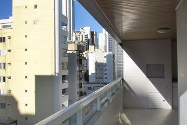 Apartamento para alugar - 121m&sup2; - Centro