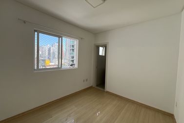 Apartamento &agrave; venda - Meia Praia