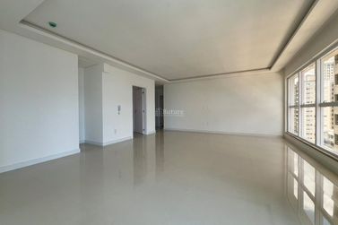 Apartamento &agrave; venda - 180m&sup2; - Meia Praia