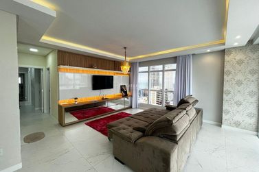 Apartamento &agrave; venda - 161m&sup2; - Meia Praia