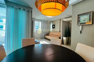 Apartamento &agrave; venda - 117m&sup2; - Meia praia