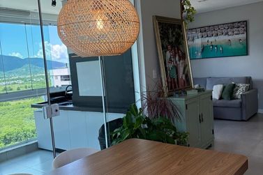 Apartamento &agrave; venda - 93m&sup2; - Meia Praia