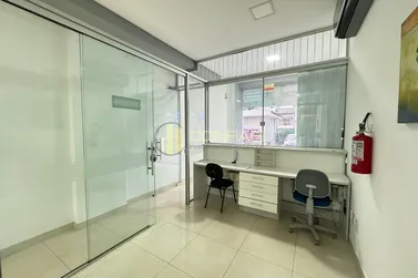 Sala Comercial &agrave; venda - 113m&sup2; - Castelo Branco