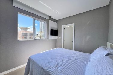 Apartamento &agrave; venda - 148m&sup2; - Meia Praia