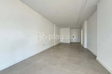 Apartamento &agrave; venda - 131m&sup2; - Meia Praia