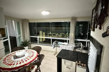 Apartamento &agrave; venda - 134m&sup2; - Meia Praia