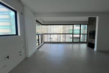 Apartamento &agrave; venda - Meia Praia