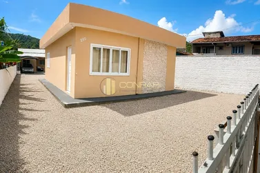 Casa &agrave; venda - 67m&sup2; - centro