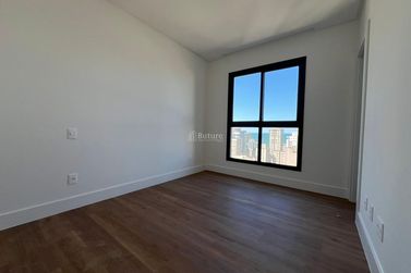 Apartamento &agrave; venda - 123m&sup2; - Meia Praia