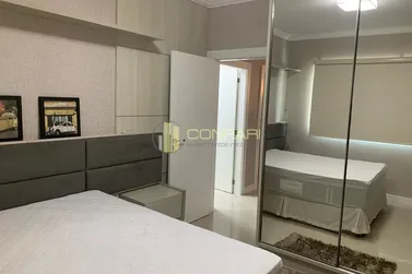 Apartamento &agrave; venda - 140m&sup2; - Meia Praia