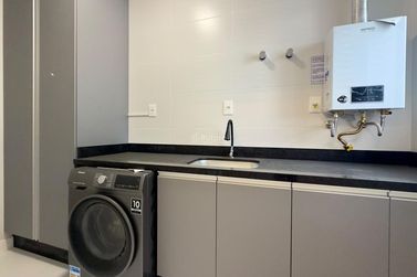 Apartamento &agrave; venda - 124m&sup2; - Meia Praia