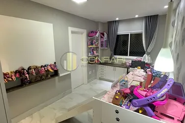 Apartamento &agrave; venda - 133m&sup2; - Meia Praia