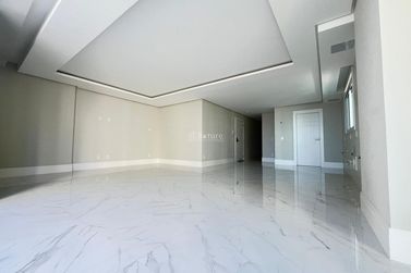 Apartamento &agrave; venda - 223m&sup2; - Pioneiros