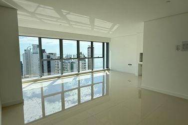Apartamento &agrave; venda - 165m&sup2; - Centro