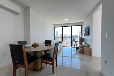 Apartamento &agrave; venda - 106m&sup2; - Meia Praia