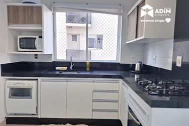 Apartamento para alugar - 135m&sup2; - Meia Praia