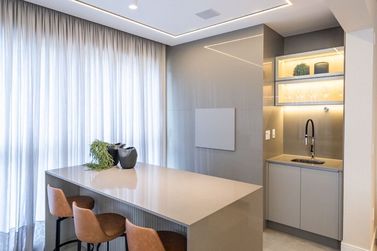 Apartamento &agrave; venda - 168m&sup2; - Meia Praia