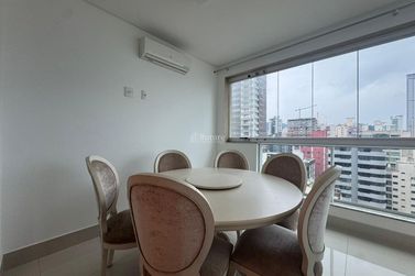 Apartamento &agrave; venda - 171m&sup2; - Meia Praia
