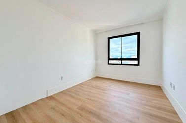 Apartamento &agrave; venda - 180m&sup2; - Meia Praia